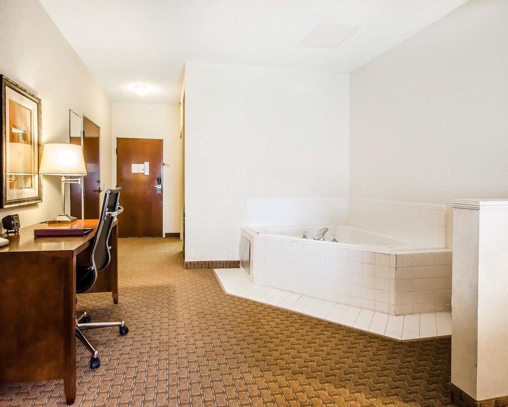 Comfort West Hotel